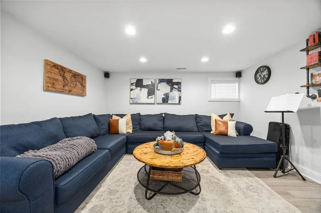 5755 South Nashville Avenue Chicago IL 60638