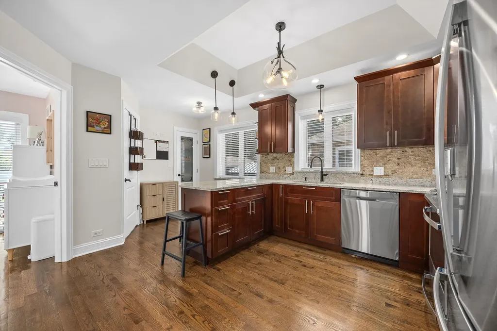 5755 South Nashville Avenue Chicago IL 60638