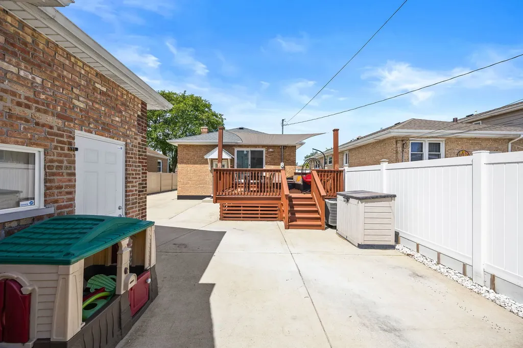 5755 South Nashville Avenue Chicago IL 60638