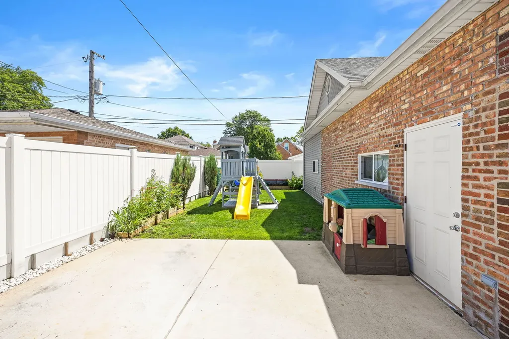 5755 South Nashville Avenue Chicago IL 60638