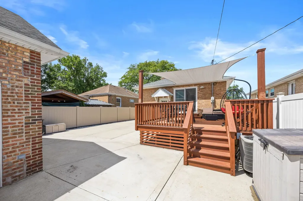 5755 South Nashville Avenue Chicago IL 60638