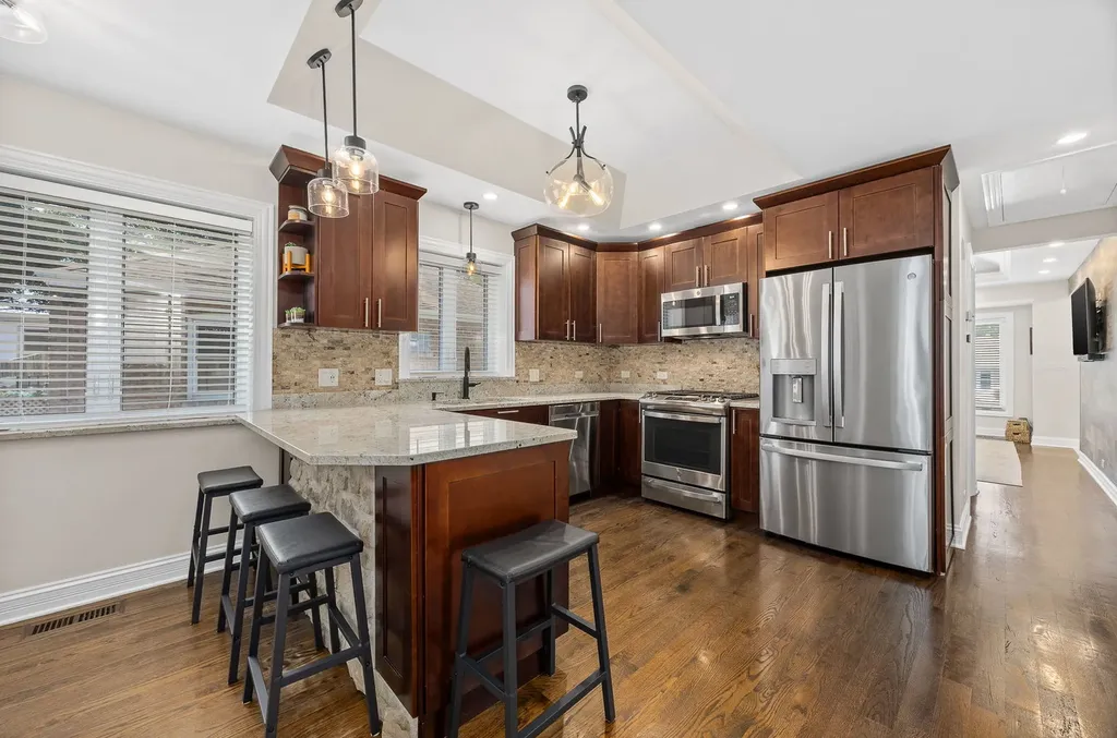 5755 South Nashville Avenue Chicago IL 60638