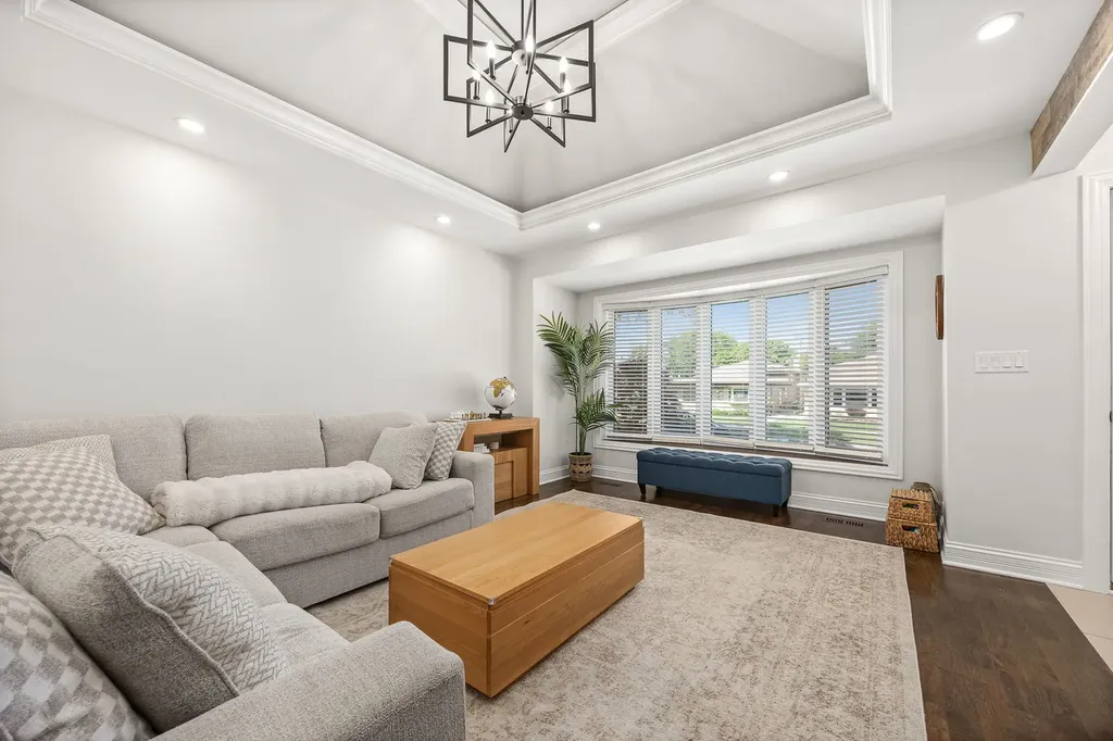 5755 South Nashville Avenue Chicago IL 60638