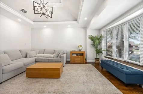 5755 South Nashville Avenue Chicago IL 60638