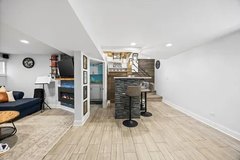 5755 South Nashville Avenue Chicago IL 60638