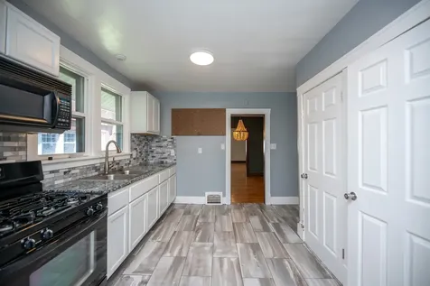 1421 North Douglas Street Peoria IL 61606