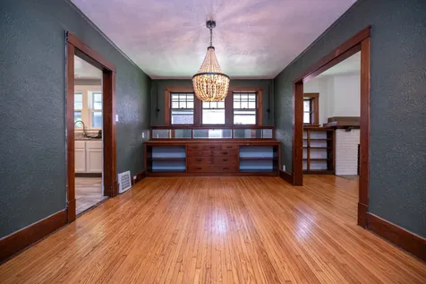 1421 North Douglas Street Peoria IL 61606