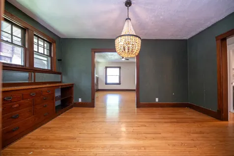 1421 North Douglas Street Peoria IL 61606