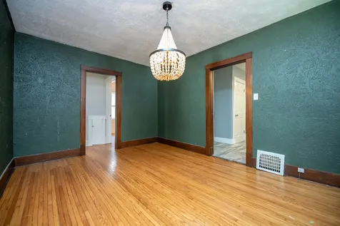 1421 North Douglas Street Peoria IL 61606