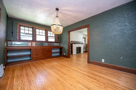 1421 North Douglas Street Peoria IL 61606