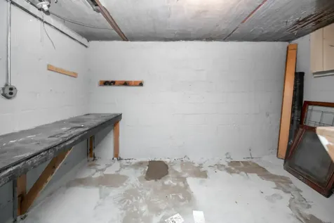 1421 North Douglas Street Peoria IL 61606