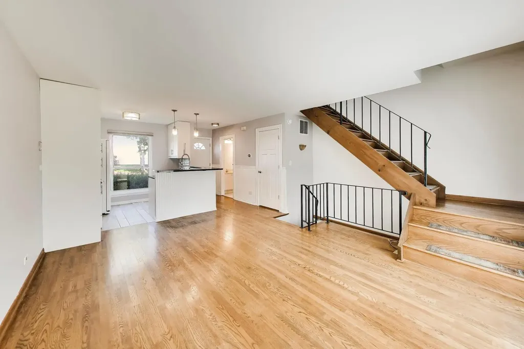 254 Peppertree Lane Aurora IL 60504