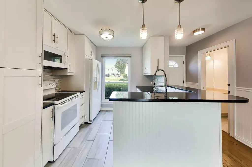 254 Peppertree Lane Aurora IL 60504
