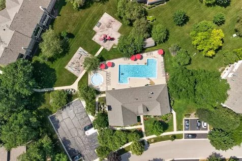 2845 Meadow Lane Schaumburg IL 60193