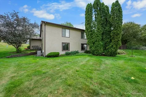 5202 Winslow Circle Mchenry IL 60050
