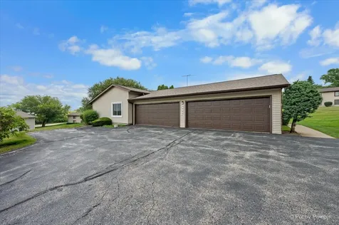 5202 Winslow Circle Mchenry IL 60050