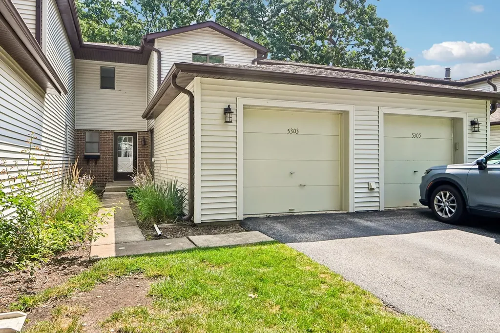 5303 Newport Drive Lisle IL 60532