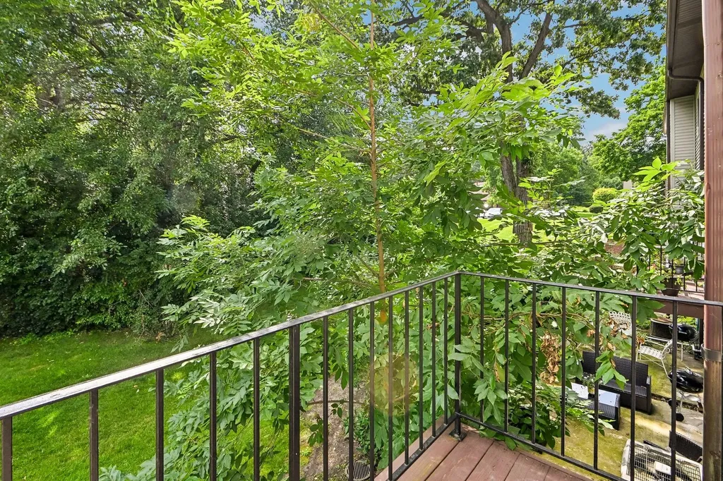 5303 Newport Drive Lisle IL 60532