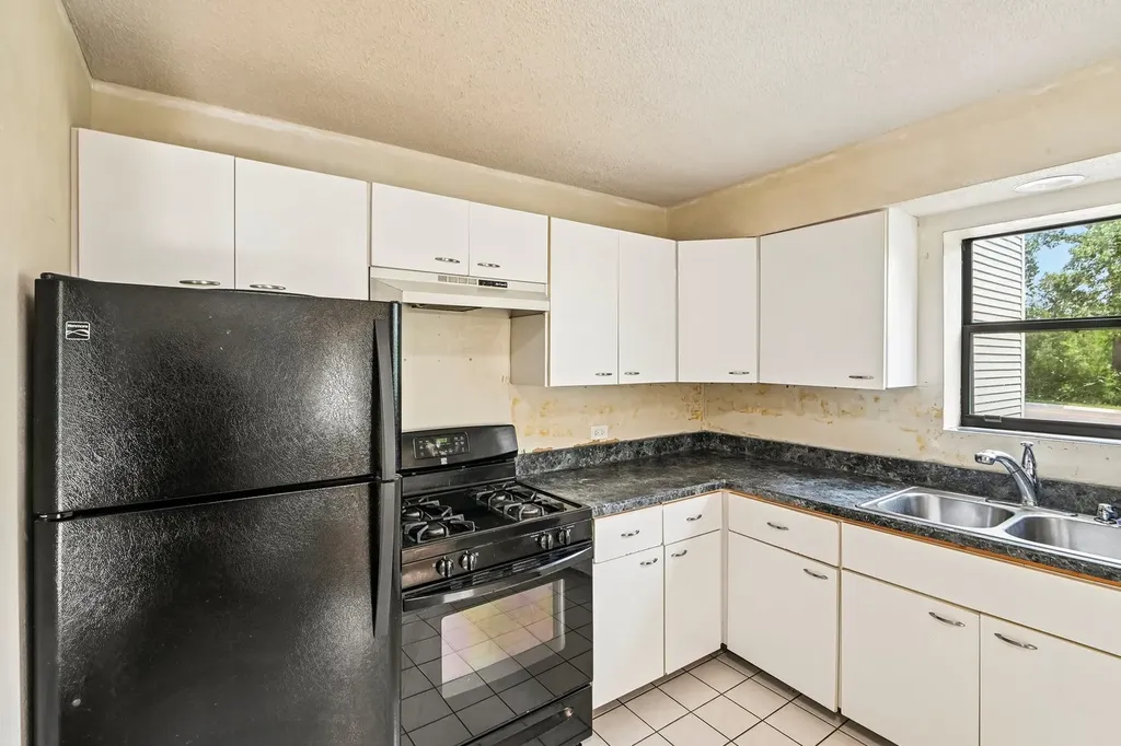 5303 Newport Drive Lisle IL 60532
