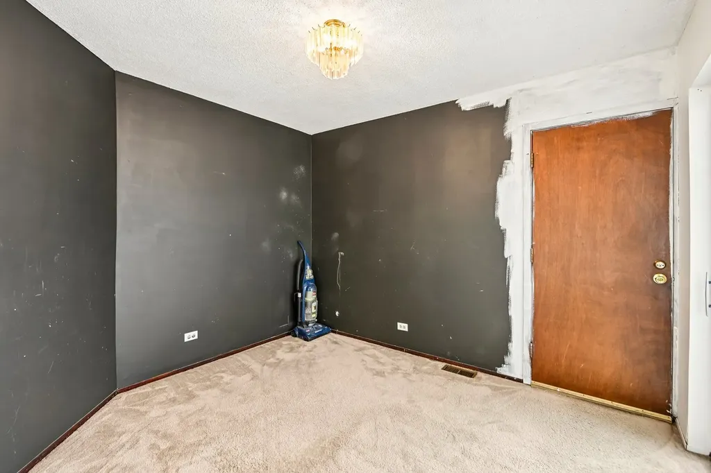 5303 Newport Drive Lisle IL 60532
