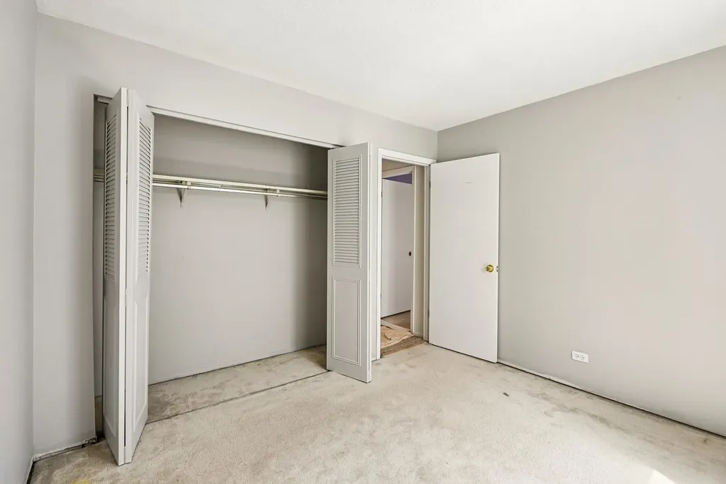 5303 Newport Drive Lisle IL 60532