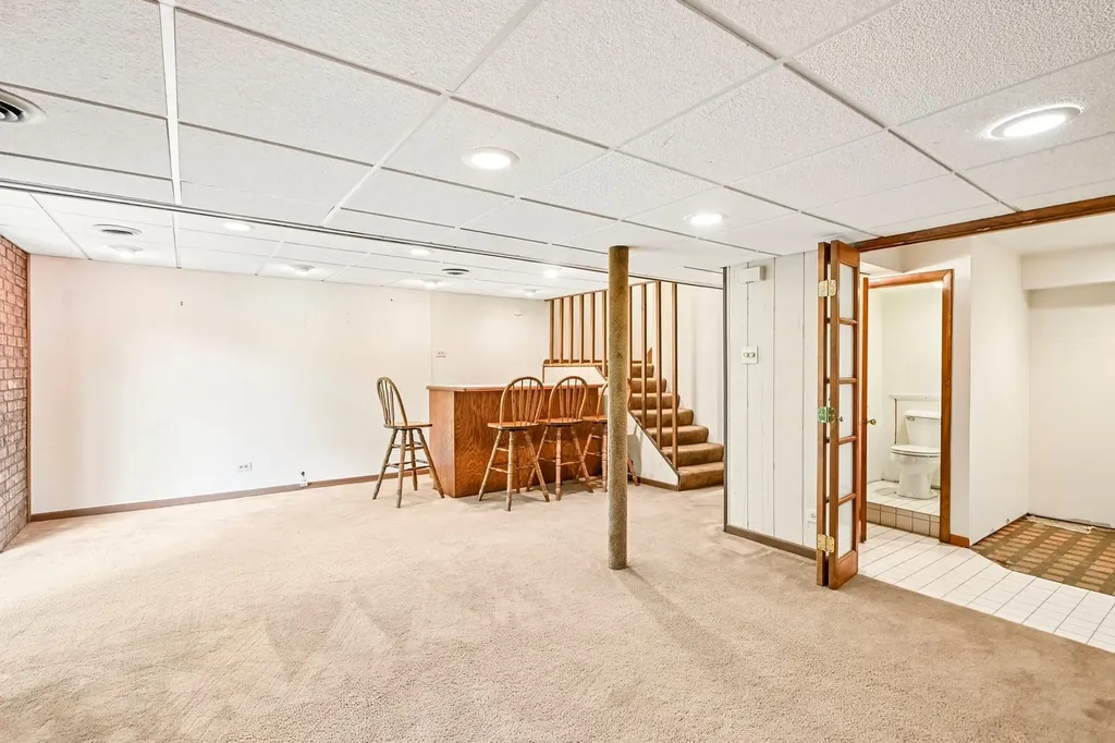 5303 Newport Drive Lisle IL 60532