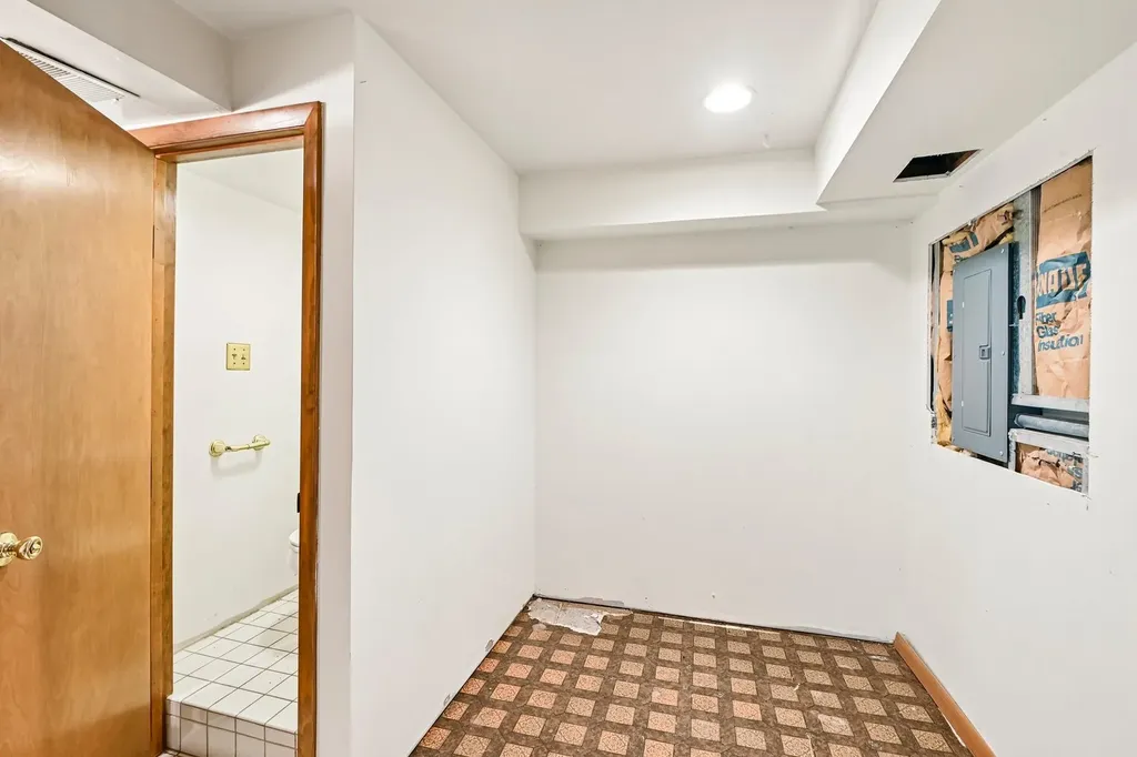 5303 Newport Drive Lisle IL 60532