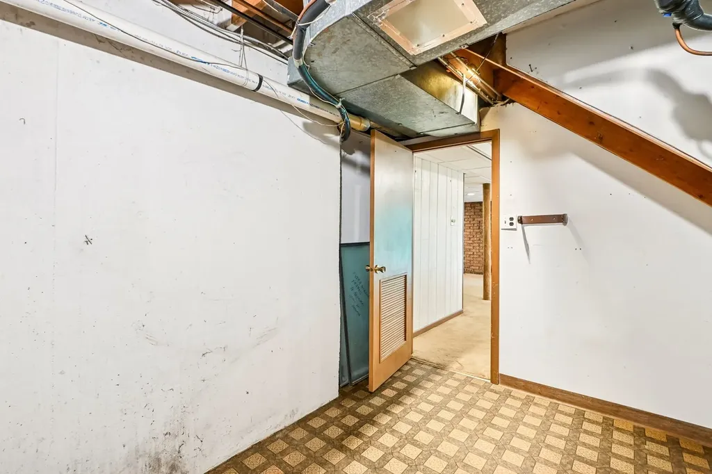 5303 Newport Drive Lisle IL 60532