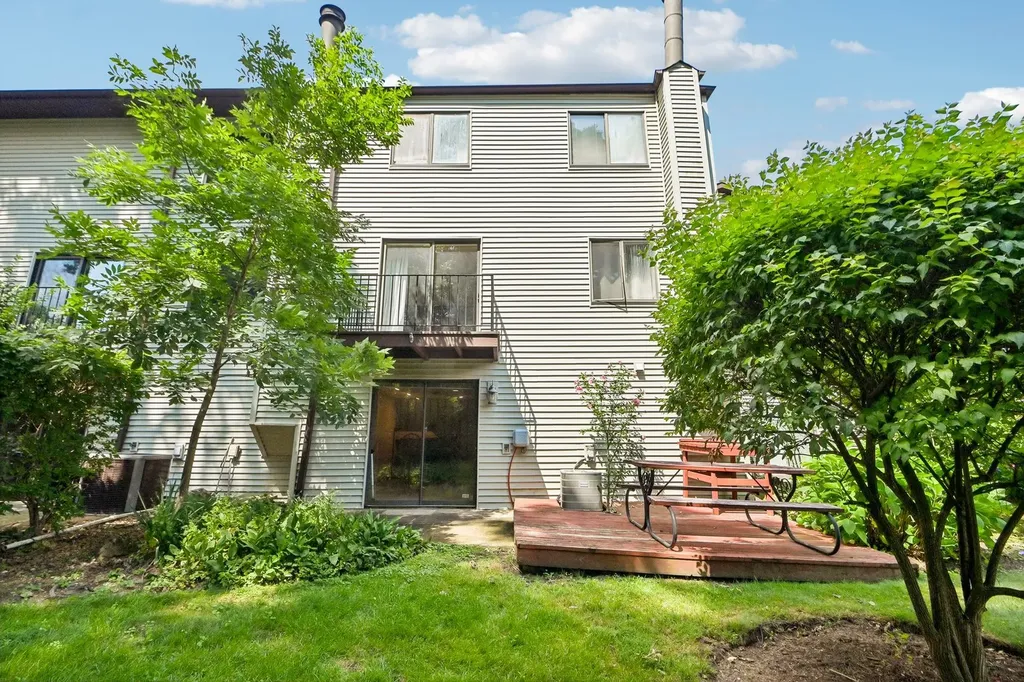 5303 Newport Drive Lisle IL 60532