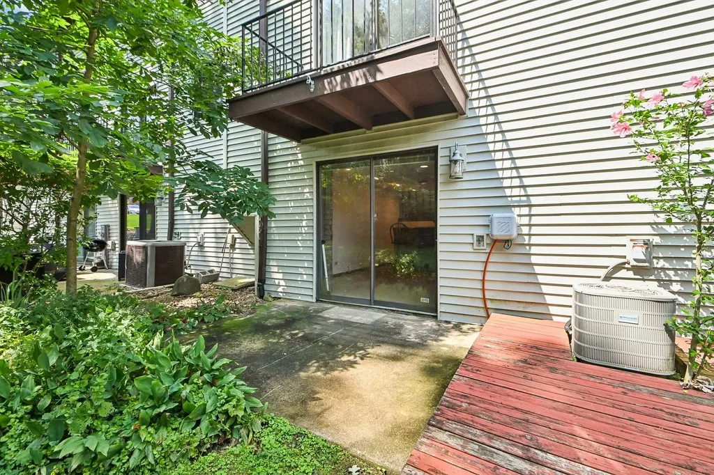 5303 Newport Drive Lisle IL 60532