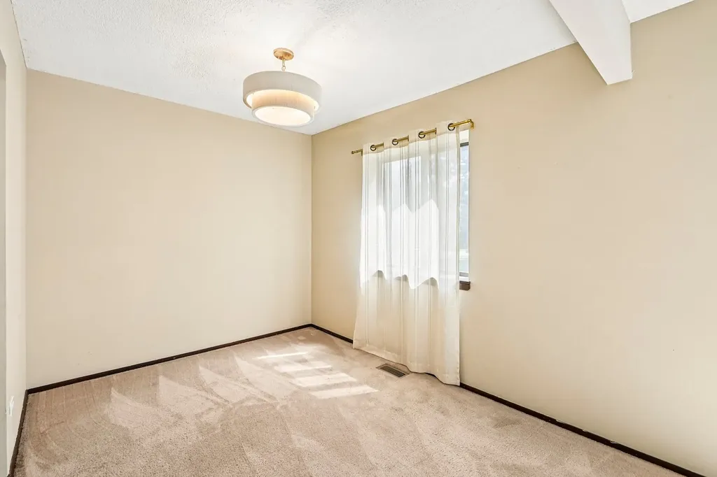 5303 Newport Drive Lisle IL 60532