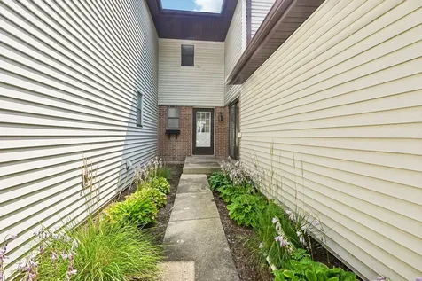 5303 Newport Drive Lisle IL 60532