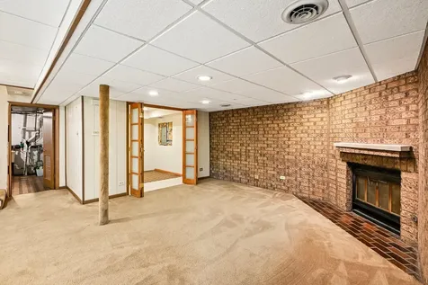 5303 Newport Drive Lisle IL 60532