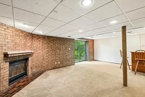 5303 Newport Drive Lisle IL 60532