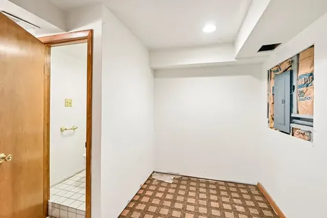 5303 Newport Drive Lisle IL 60532