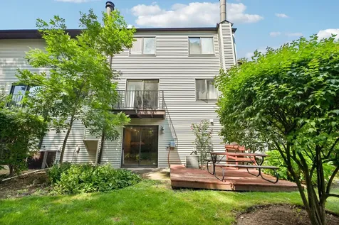 5303 Newport Drive Lisle IL 60532