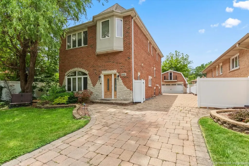 9832 Rutherford Avenue Oak Lawn IL 60453