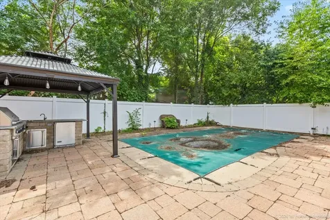 9832 Rutherford Avenue Oak Lawn IL 60453