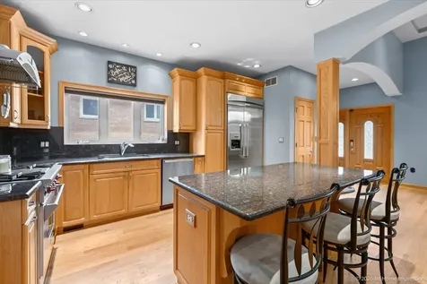 9832 Rutherford Avenue Oak Lawn IL 60453