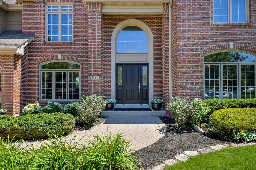 1N431 Peachtree Lane Winfield IL 60190