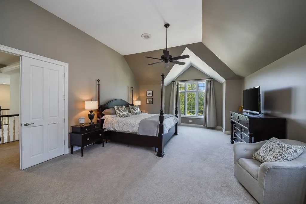 1N431 Peachtree Lane Winfield IL 60190