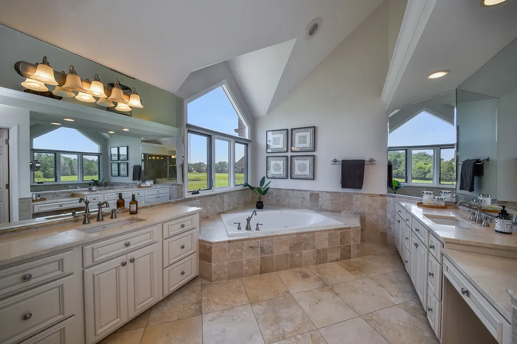 1N431 Peachtree Lane Winfield IL 60190