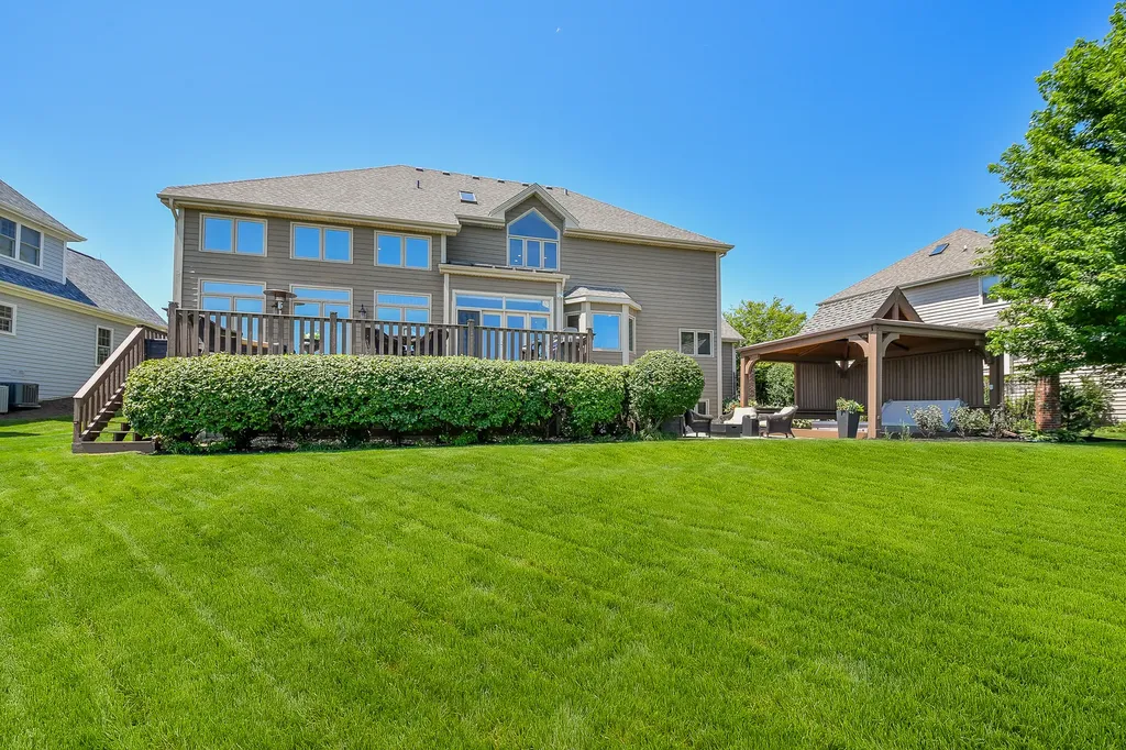 1N431 Peachtree Lane Winfield IL 60190
