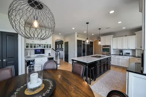 1N431 Peachtree Lane Winfield IL 60190