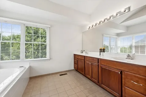 29 Glacier Circle South Barrington IL 60010