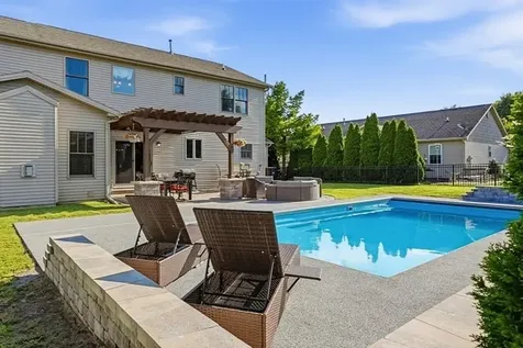 2205 Revere Road Bloomington IL 61705