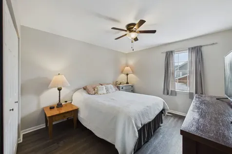 1864 Independence Court Gurnee IL 60031