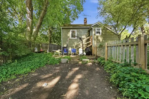 937 Elsie Avenue Gurnee IL 60031