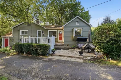 937 Elsie Avenue Gurnee IL 60031
