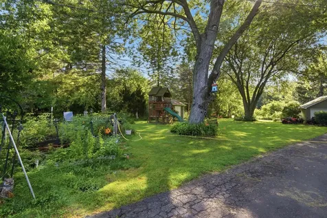 937 Elsie Avenue Gurnee IL 60031